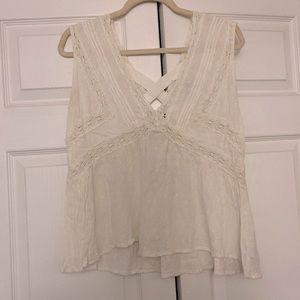 AE white lace tank